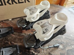 ZJAZDOVÉ JUNIORSKÉ VIAZANIE MARKER MOTION 45